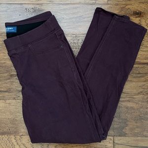 Old Navy RockStar Plum Size 12 Skinny Pants with Elastic Waistband